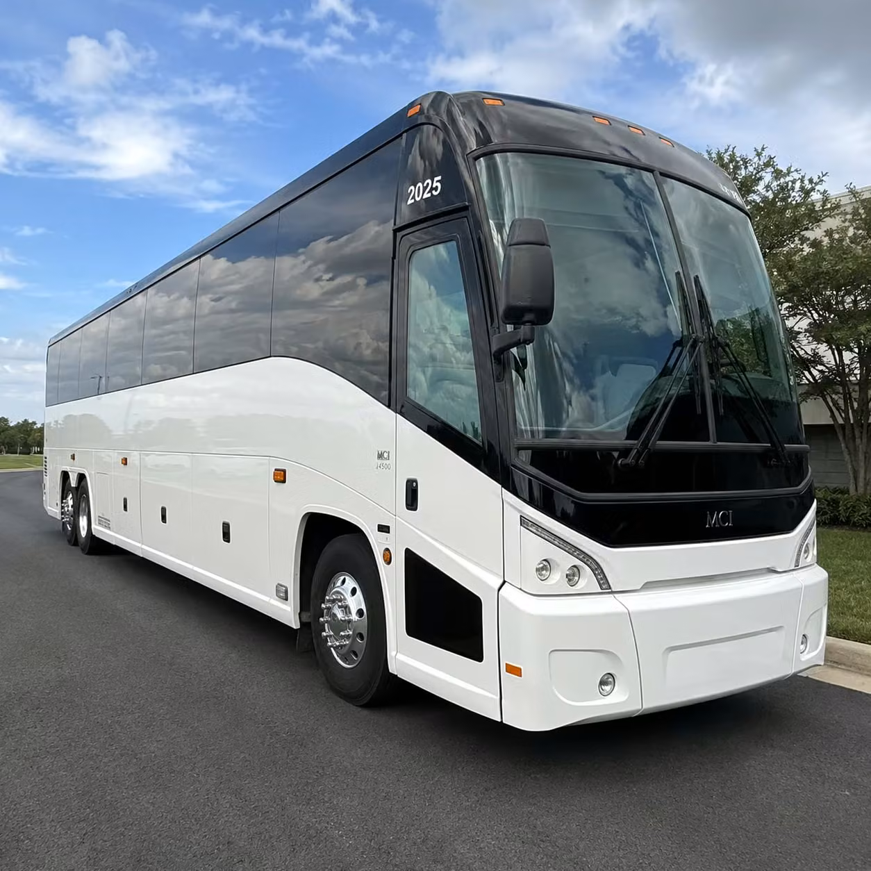 corporate shuttle services between minneapolis offices campuses and transit hubs