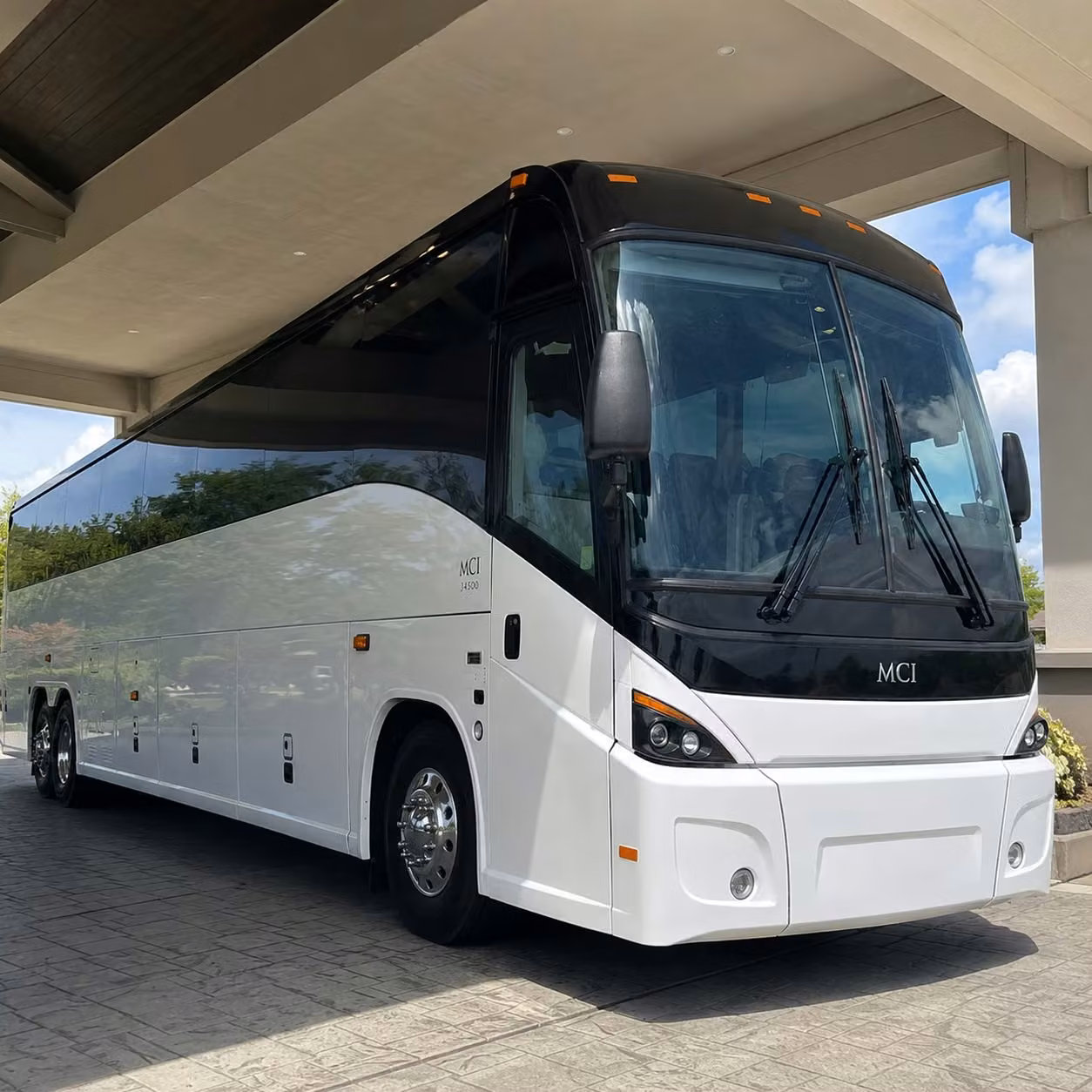 event and conference shuttle buses for minneapolis corporate groups